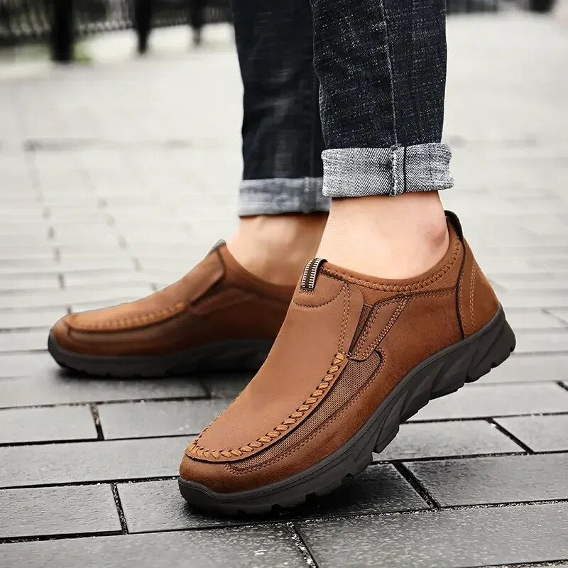 aichashi Men Casual Shoes Luxury Brand Fashion Mens Loafers Moccasins Breathable Slip on Retro Driving Shoes Men Leather Sneakers