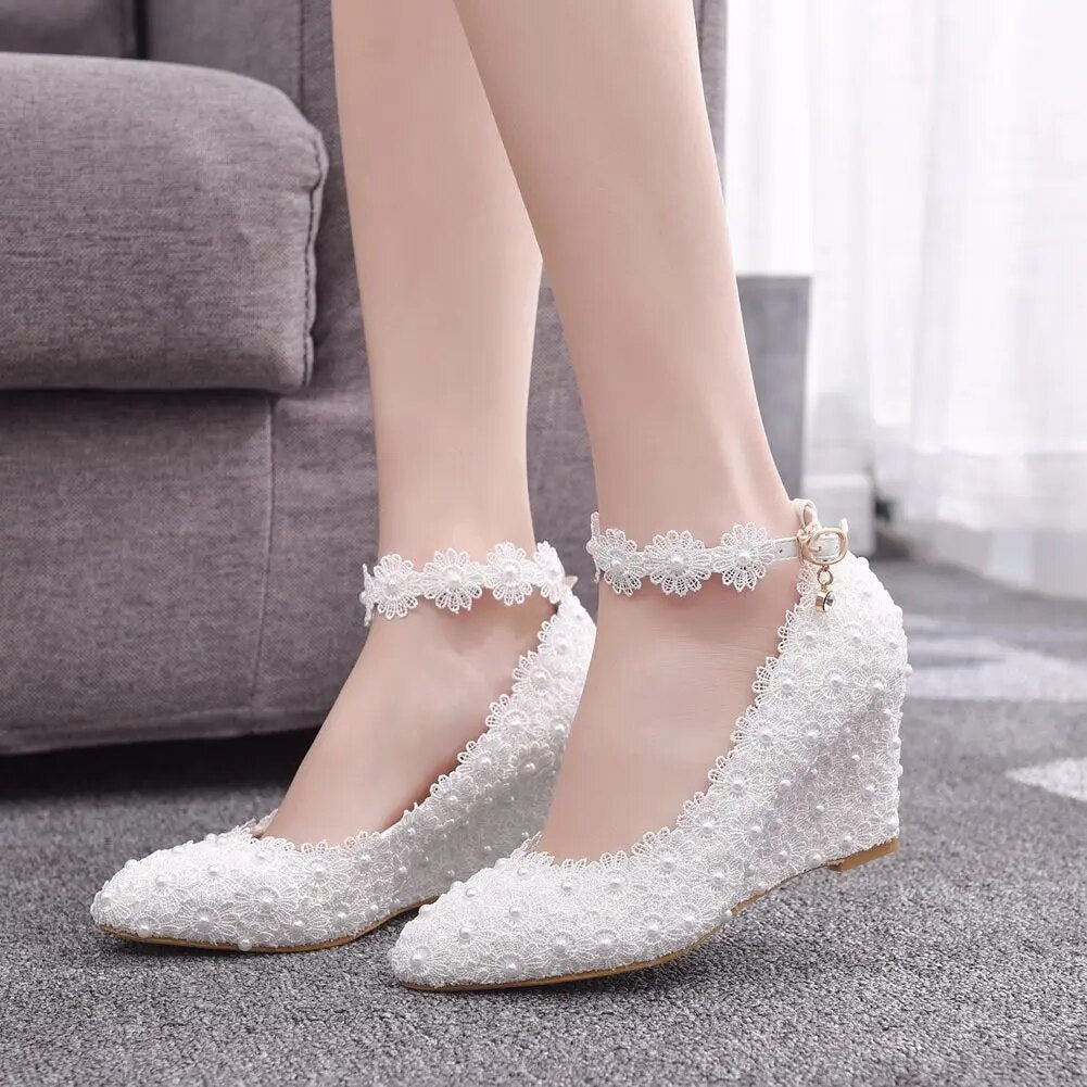 Aichashi Crystal Queen White Wedges Wedding Pumps Sweet White Flower Lace Pearl Platform Pump Shoes Classic Bride Dress High Heeled Lady