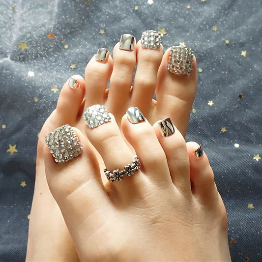 24pcs Fake Nails With Glue Square Summer Silver Sparkling Silver Diamond Finished Manicure Patch False Nails ToeNail Press On DL