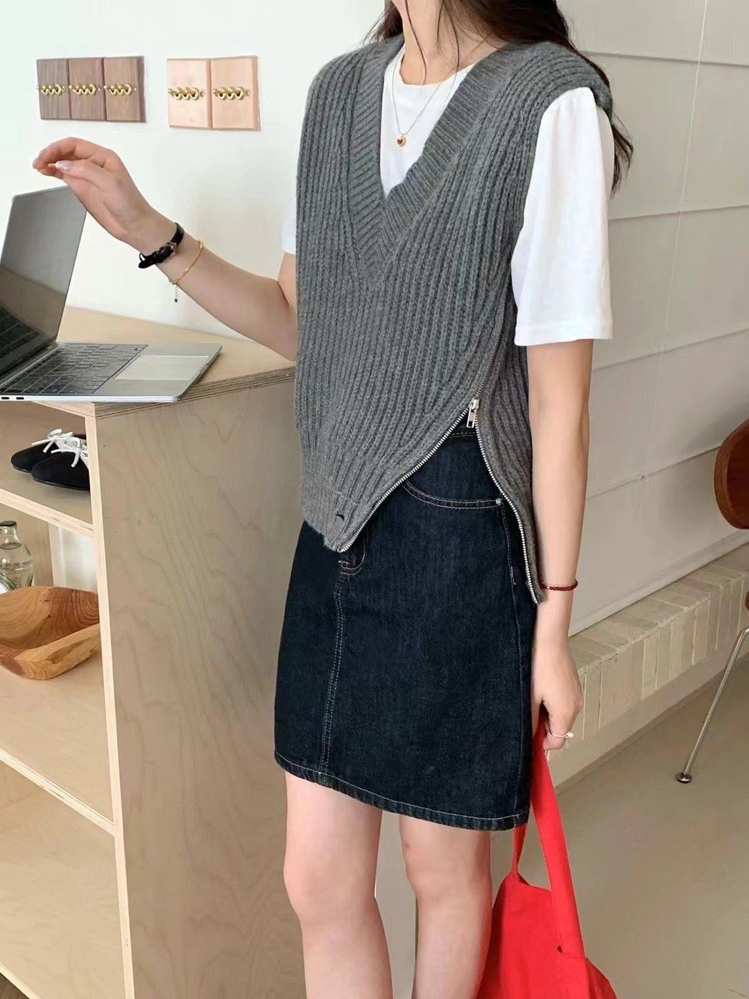 Aichashi masc outfits Korean Style New Style Personalized Design Side Zipper V-neck Solid Color Loose Knitted Vest Women's All-Match Knitted Vest