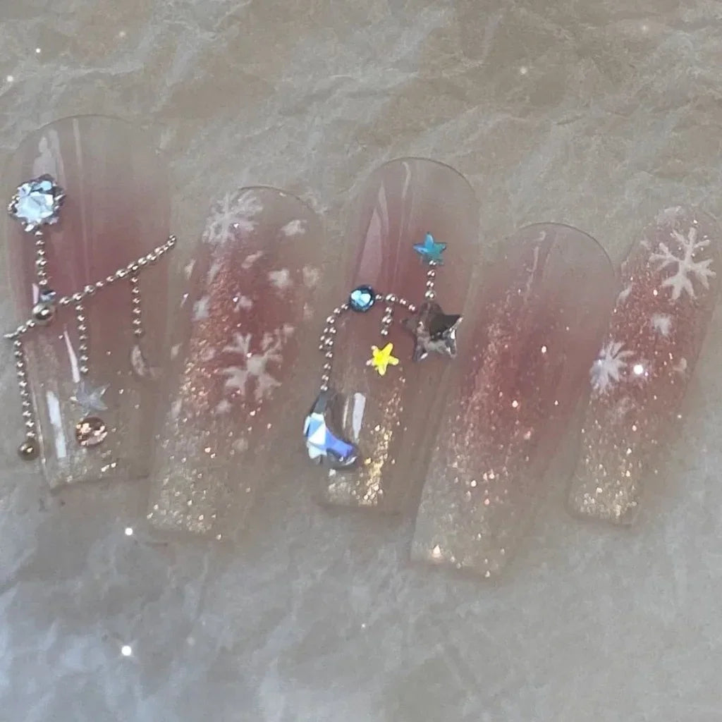 Christmas Style Fake Nails Girl Heart Nails Art Snowflake Blush Wear Nail Christmas Atmosphere Bright Glitter Nail Piece