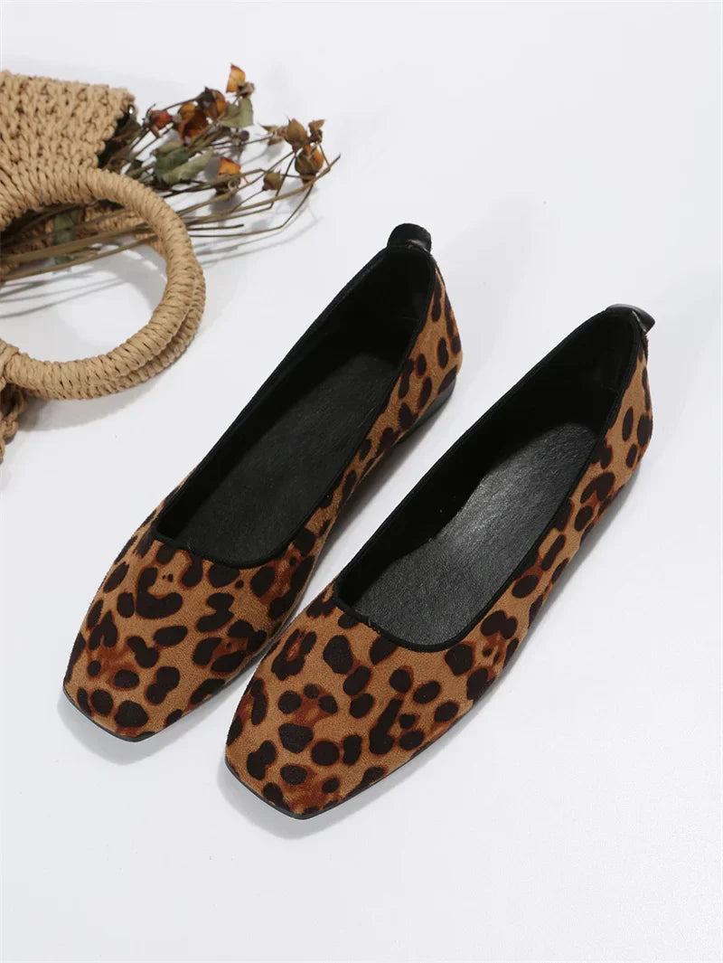 Aichashi 2024 Spring and Autumn Fashionable Comfortable Elegant Versatile and Wear-resistant Casual Flat-soled Leopard Print Shoes