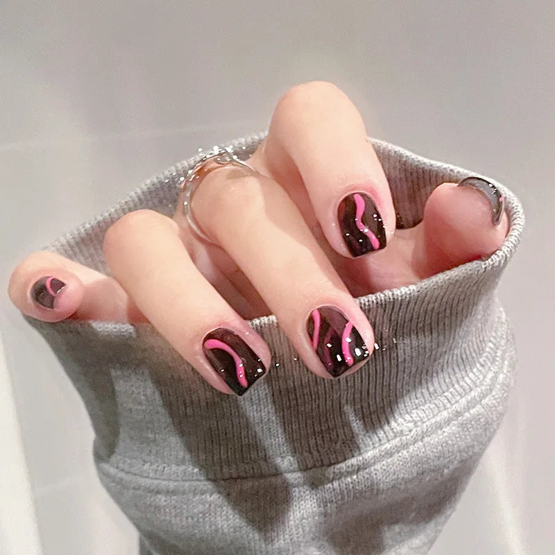 Aichashi 24pcs Short y2k False Nail Wave Line Heart Black Press on Nail Street Style Art Manicure Set Round Head Glossy Fake Nail Patch