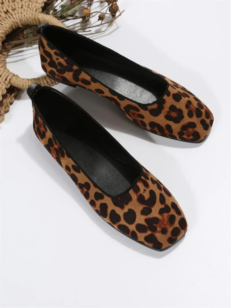 Aichashi 2024 Spring and Autumn Fashionable Comfortable Elegant Versatile and Wear-resistant Casual Flat-soled Leopard Print Shoes