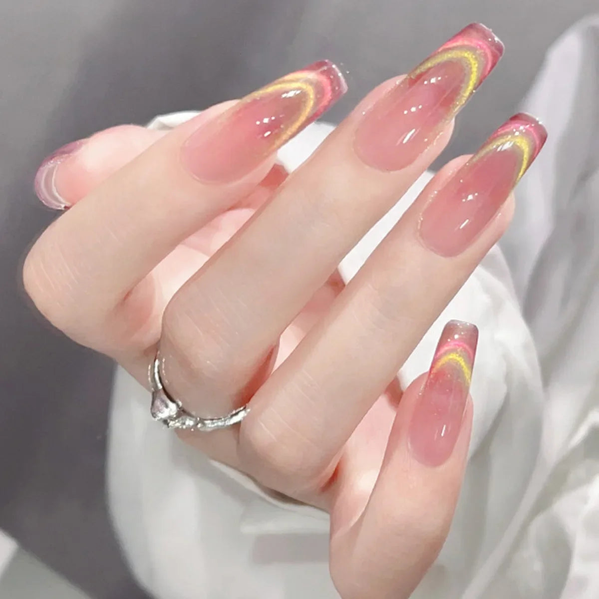 24pcs/box Cat Eye Phototherapy Nail Patch Wearable Fake Nail Short False Nail Wedding For Winter Autumn wearable full cover