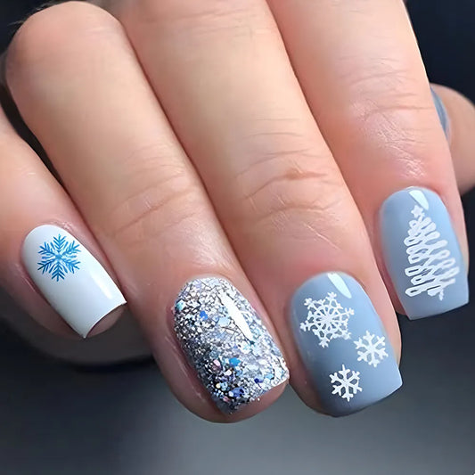 24 Pcs Glossy Short Squoval Press On Nails Blue And White Christmas Glitter Fake Nails Snow Pattern Reusable False Nails