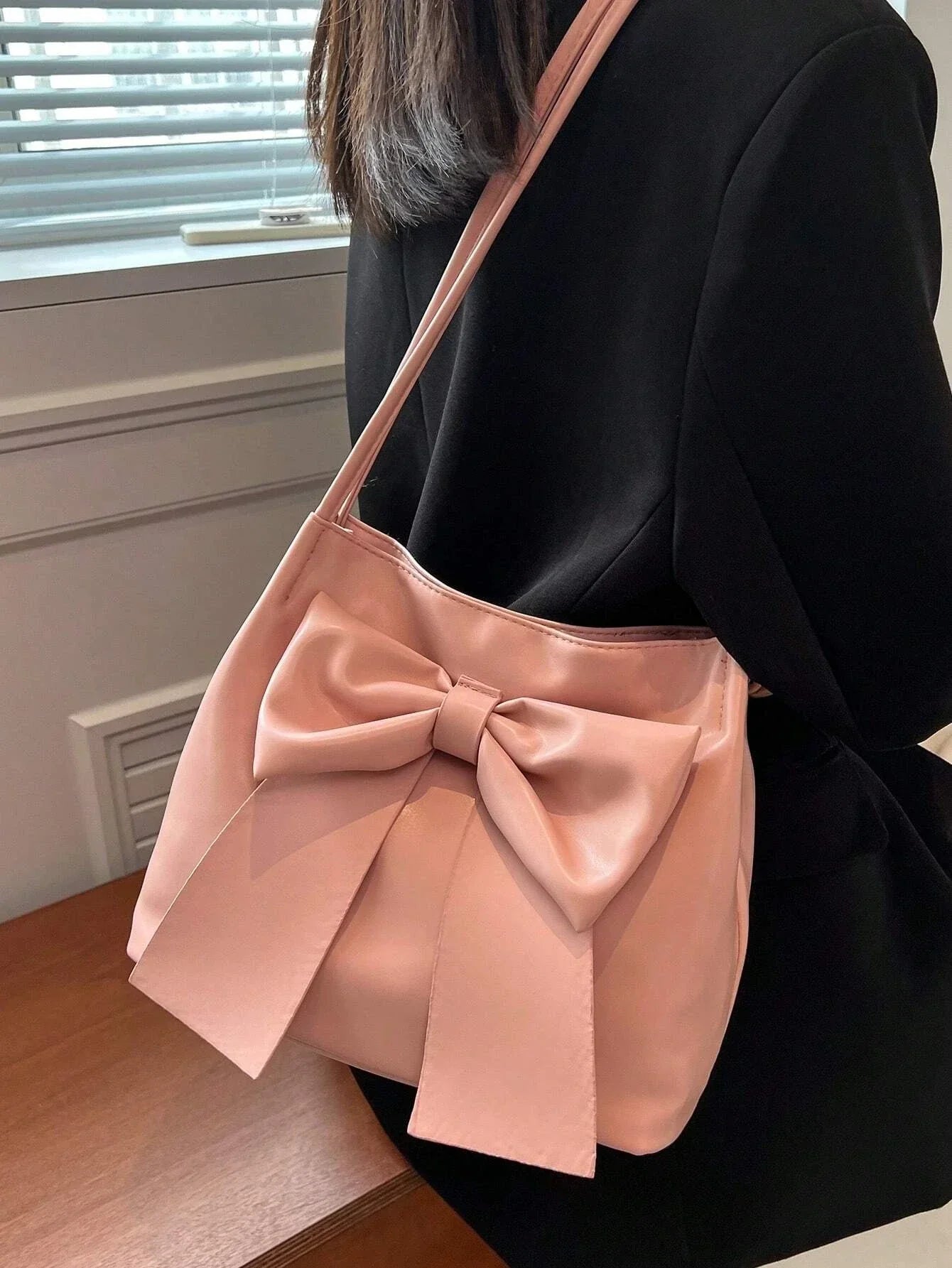 Aichashi Fashionable Large Capacity Bow Knot Shoulder Bag Cute Kawaii Bow Decor Water Bucket Bag Lightweight Casual Handbag