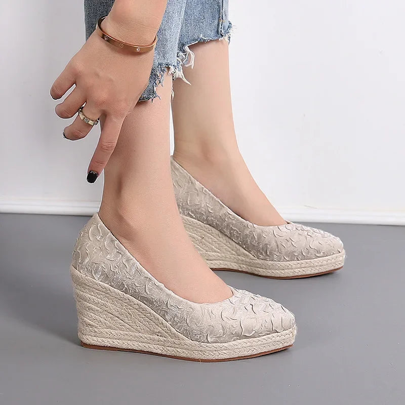 Aichashi New Pointed Shallow Mouth Women Wedge Heel Thick Sole Single Shoes Women Straw Woven Twine rope sole Spring Autumn Shoes