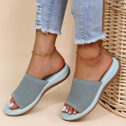 Aichashi New Summer Flying Woven Flat Non-slip Casual Breathable Outdoor Beach Comfortable Women's Slippers or Indoor Home Shoes