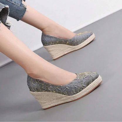 Aichashi New Pointed Shallow Mouth Women Wedge Heel Thick Sole Single Shoes Women Straw Woven Twine rope sole Spring Autumn Shoes