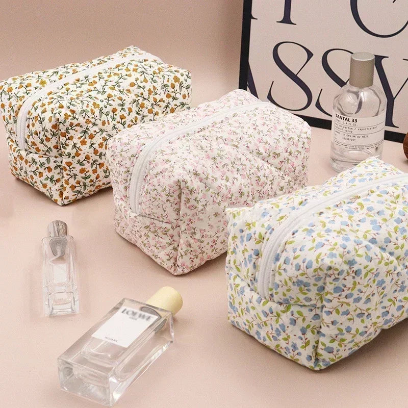 Aichashi Fragmented Makeup Bags Travel Skincare Products Zipper Bags Wash Bag Small Fresh Cosmetics Storage Bag Cosmetic Bag Accessory