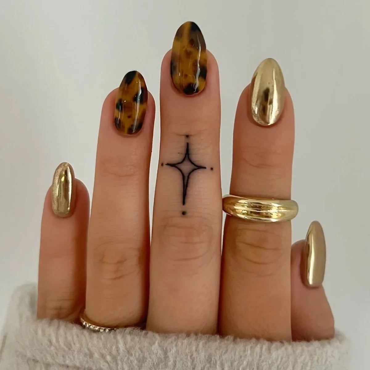 24Pcs Almond False Nails with Rhinestone Long Stiletto Fake Nails Gold Glitter Powder Design Press on Nails Full Cover Nail Tips