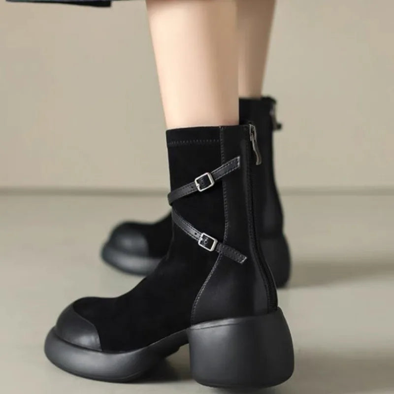 aichashi  -  Autumn New Sweet Style Fashionable Thick Bottom Comfortable Small Man Thick Heel Not Tired Feet Thin Short Boots