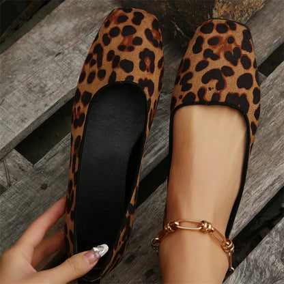 Aichashi 2024 Spring and Autumn Fashionable Comfortable Elegant Versatile and Wear-resistant Casual Flat-soled Leopard Print Shoes