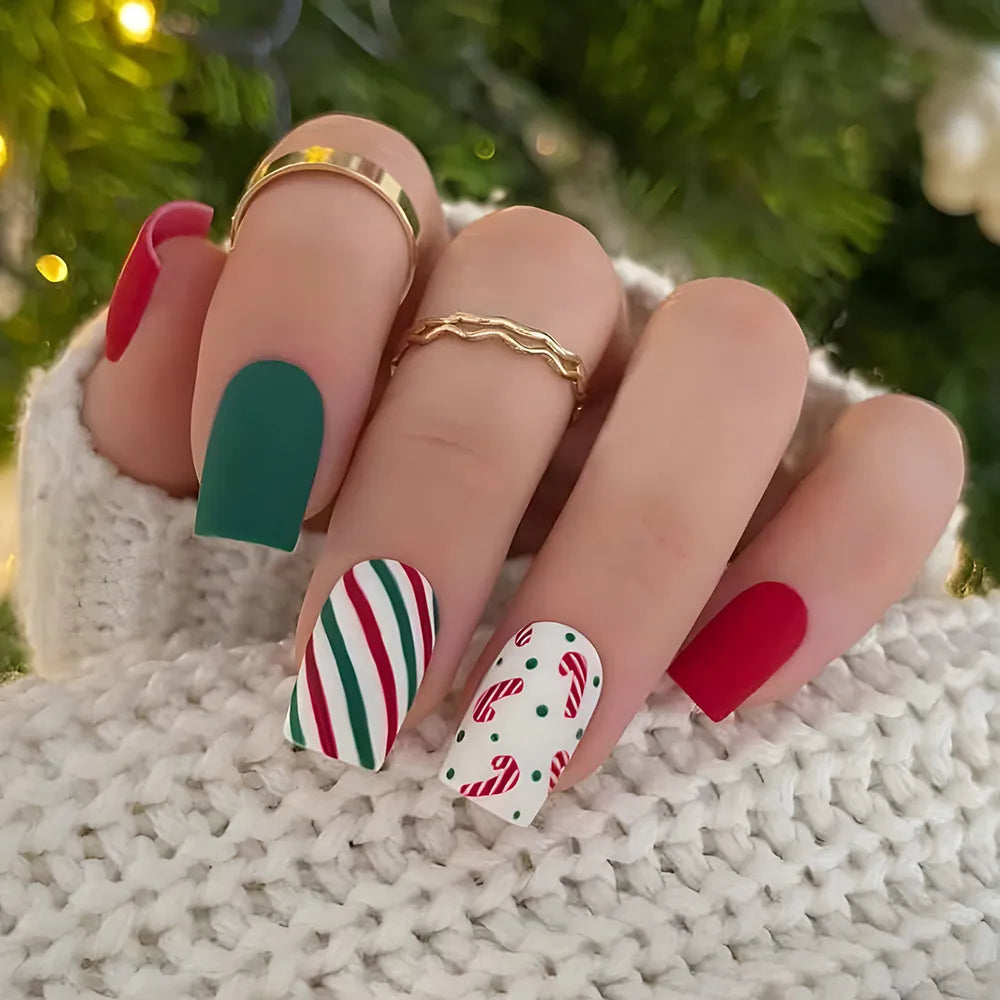 24pcs Christmas False Nails Red/Green Color Press on Nail Christmas Manicure Gifts for Girls Xmas Christmas False Nails