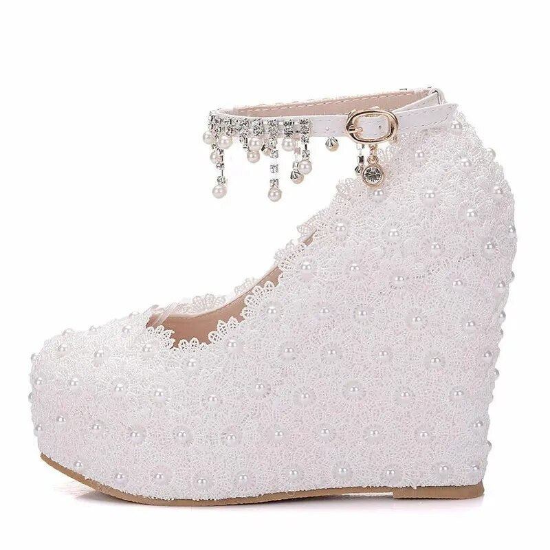 Aichashi Crystal Queen White Wedges Wedding Pumps Sweet White Flower Lace Pearl Platform Pump Shoes Classic Bride Dress High Heeled Lady