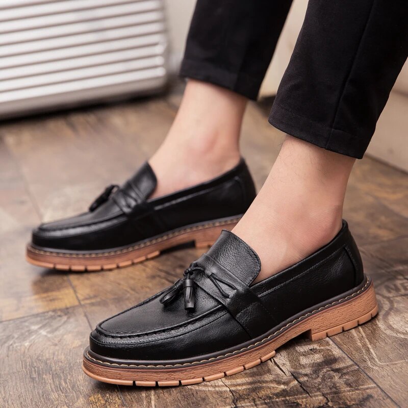 Aichashi Men Casual Shoes Fashion tassel Men Shoes Breathable Men Loafers Moccasins Slip on Men's Flats Male Shoes Stylish Footwear